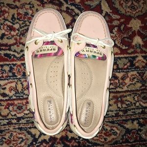 Sperry pink shoes